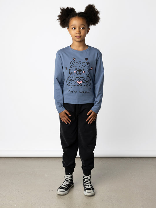 Minti kids clothing. Boxy style long sleeved tee. 190 Gram // 95% Cotton // 5% Elastane.