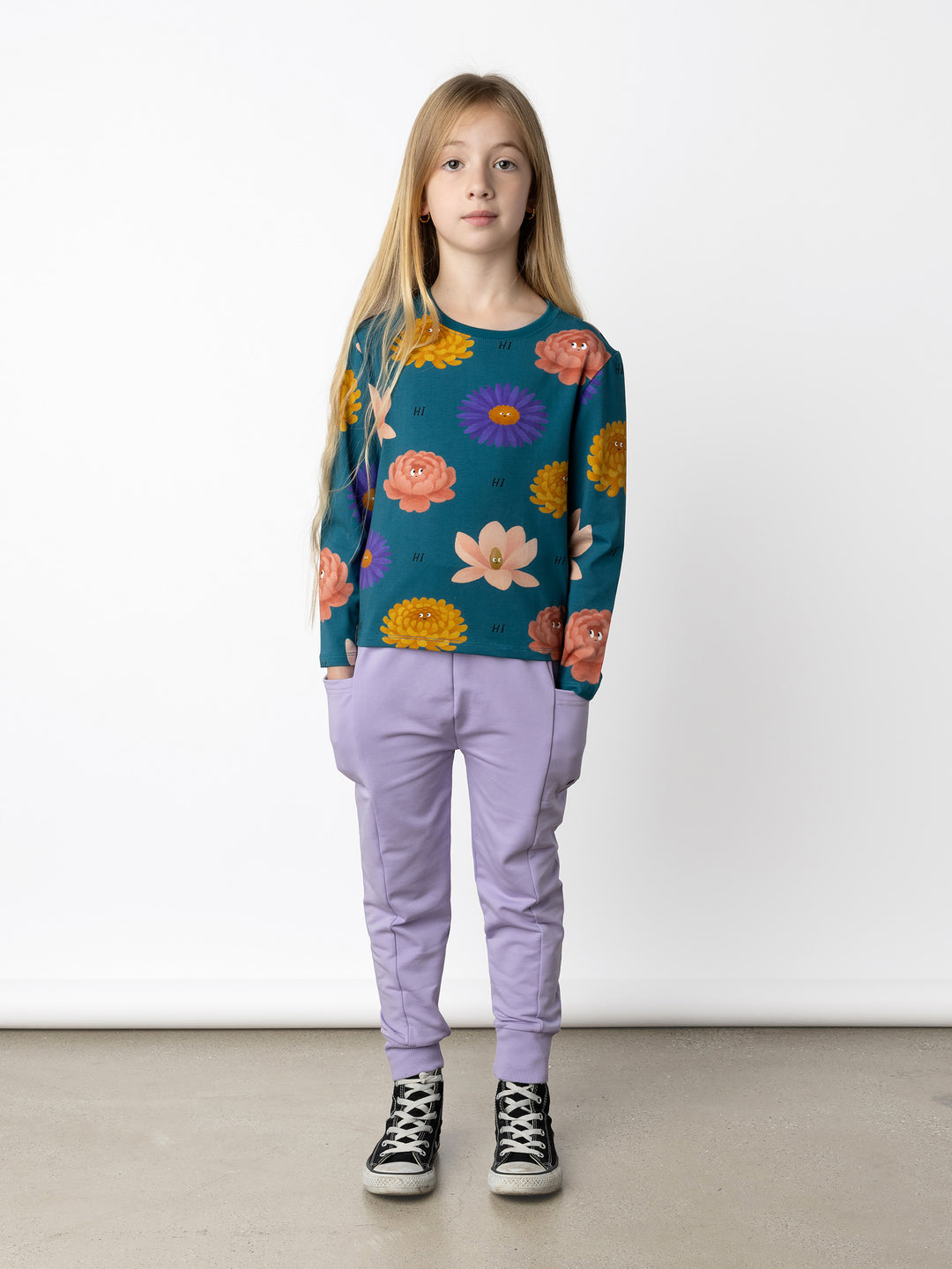 Minti kids clothing. Boxy style long sleeved tee. 190 Gram // 95% Cotton // 5% Elastane.