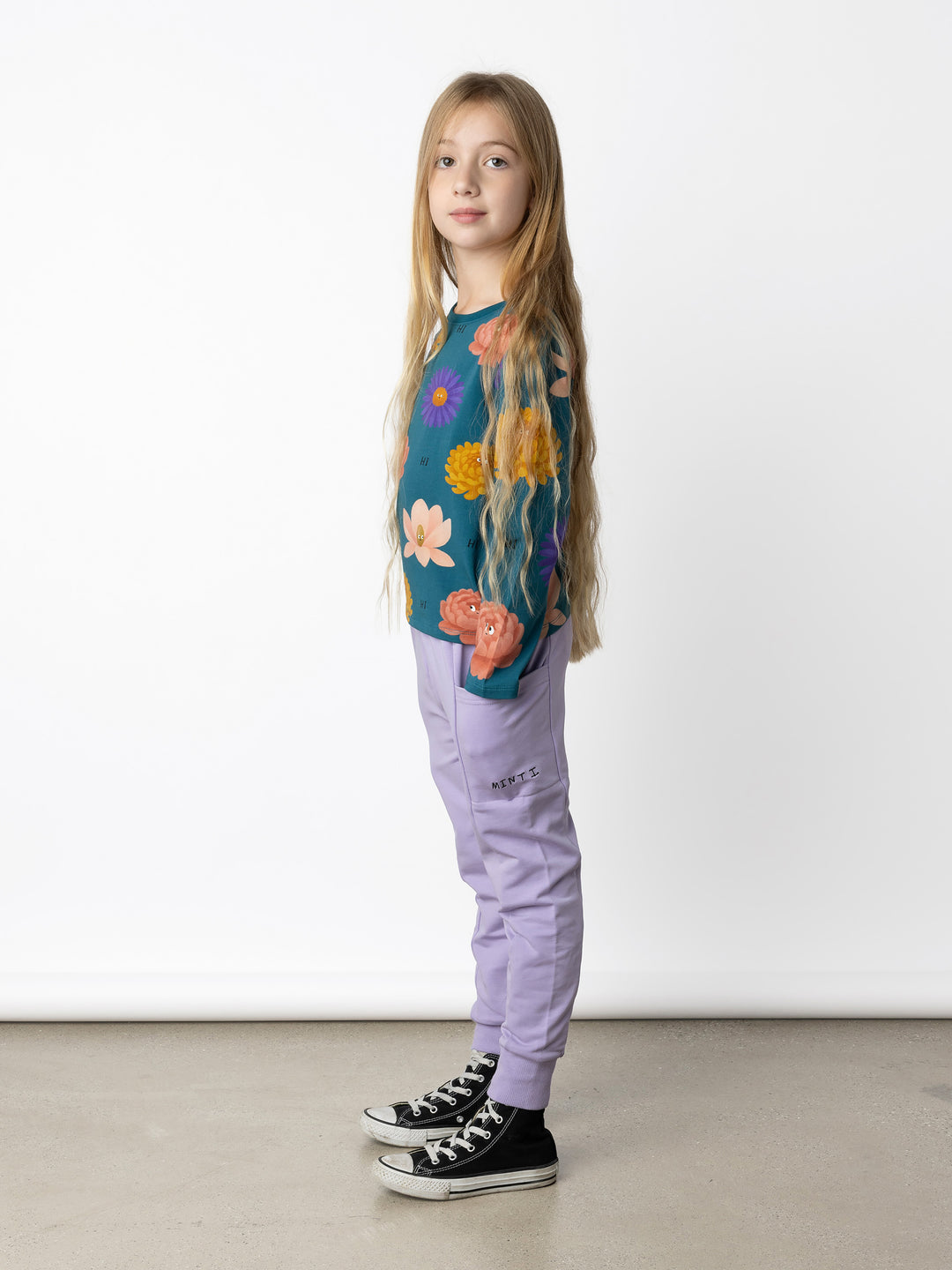 Minti kids clothing. Boxy style long sleeved tee. 190 Gram // 95% Cotton // 5% Elastane.