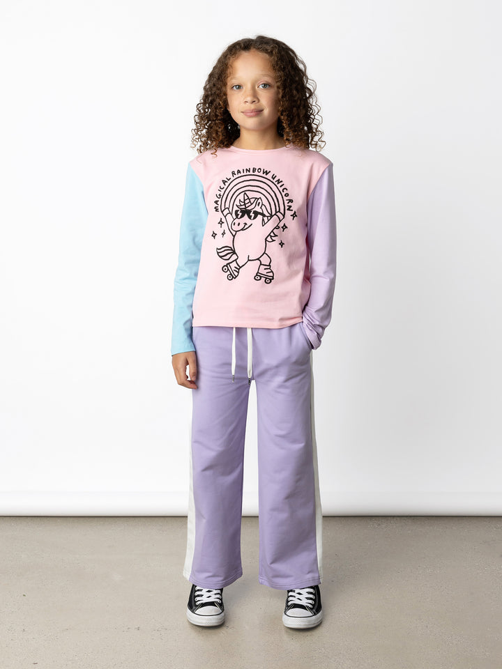 Minti kids clothing. Boxy style long sleeved tee. 190 Gram // 95% Cotton // 5% Elastane.