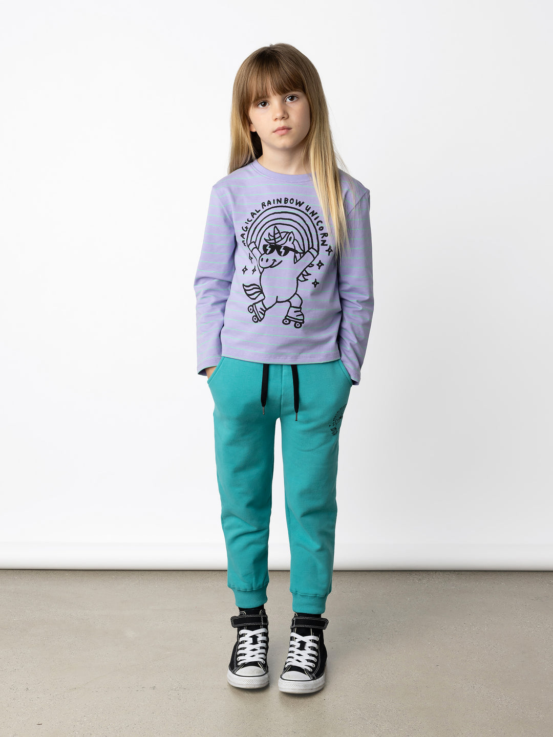 Minti kids clothing. Boxy style long sleeved tee. 190 Gram // 95% Cotton // 5% Elastane.