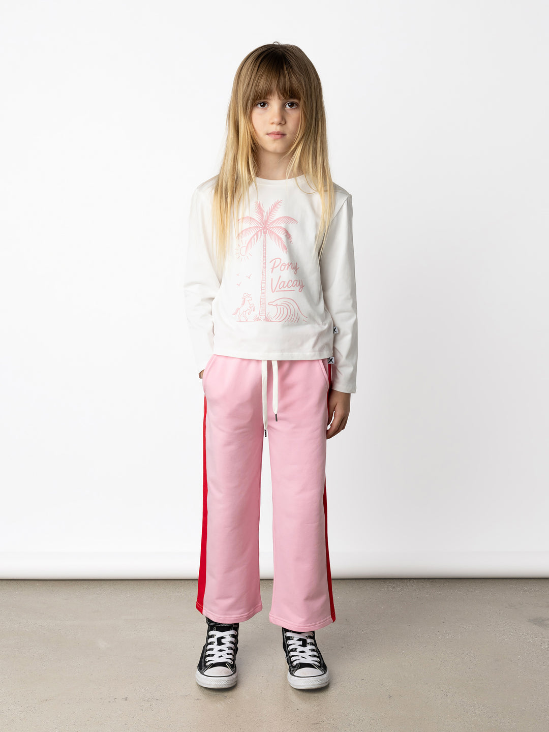 Minti kids clothing. Boxy style long sleeved tee. 190 Gram // 95% Cotton // 5% Elastane.