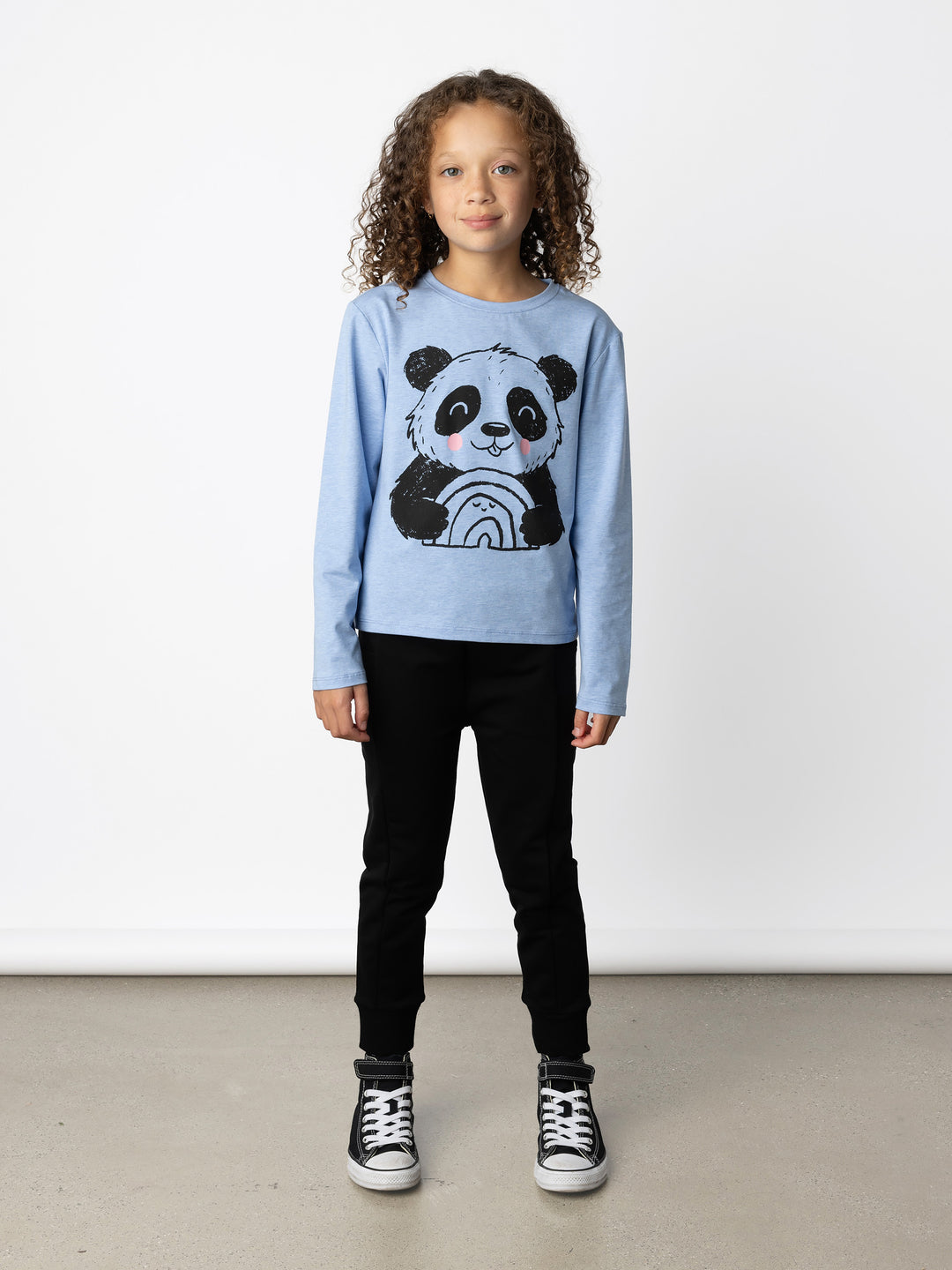 Minti kids clothing. Boxy style long sleeved tee. 190 Gram // 95% Cotton // 5% Elastane.