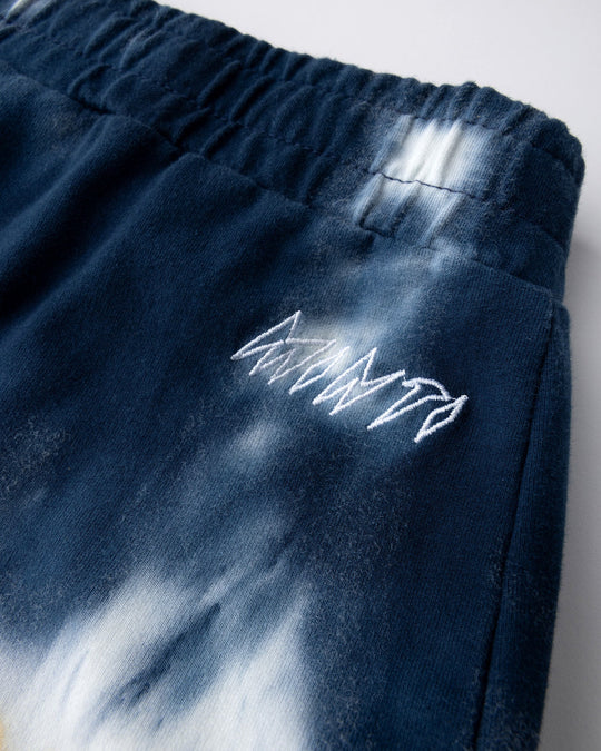 Close up detail of the Airwaves Short in navy