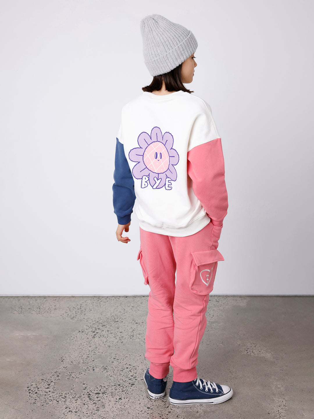 Minti Hello Bye Flower Furry Crew