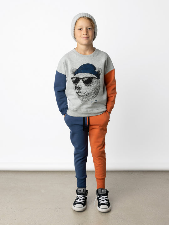 Minti kids clothing. Super cosy oversized fit crew with drop shoulder detail. 2x2 Rib at the neck, hem and cuffs. 330 Gram // Brushed Inside // 95% Cotton // 5% Elastane.