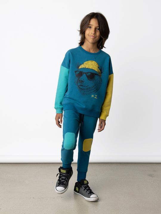 Minti kids clothing. Super cosy oversized fit crew with drop shoulder detail. 2x2 Rib at the neck, hem and cuffs. 330 Gram // Brushed Inside // 95% Cotton // 5% Elastane.