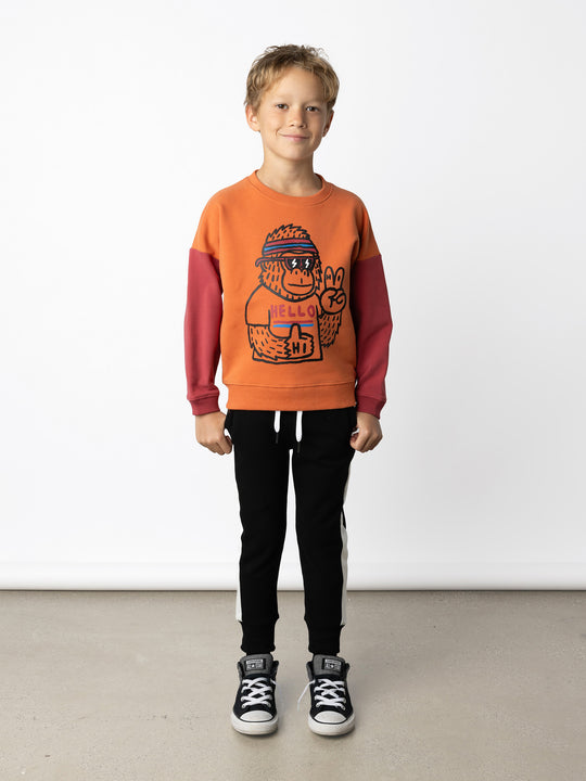 Minti kids clothing. Super cosy oversized fit crew with drop shoulder detail. 2x2 Rib at the neck, hem and cuffs. 330 Gram // Brushed Inside // 95% Cotton // 5% Elastane.