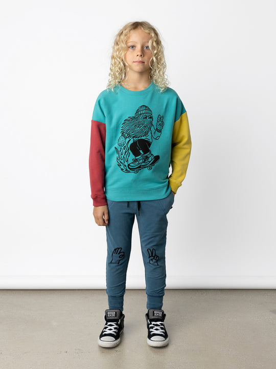 Minti kids clothing. Super cosy oversized fit crew with drop shoulder detail. 2x2 Rib at the neck, hem and cuffs. 330 Gram // Brushed Inside // 95% Cotton // 5% Elastane.