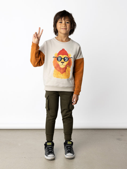 Minti kids clothing. Super cosy oversized fit crew with drop shoulder detail. 2x2 Rib at the neck, hem and cuffs. 330 Gram // Brushed Inside // 95% Cotton // 5% Elastane.