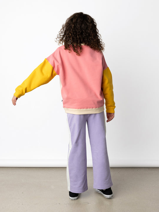 Minti kids clothing. Super cosy oversized fit crew with drop shoulder detail. 2x2 Rib at the neck, hem and cuffs. 330 Gram // Brushed Inside // 95% Cotton // 5% Elastane.