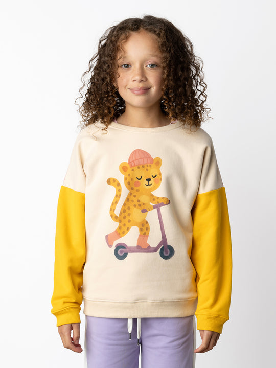 Minti kids clothing. Super cosy oversized fit crew with drop shoulder detail. 2x2 Rib at the neck, hem and cuffs. 330 Gram // Brushed Inside // 95% Cotton // 5% Elastane.