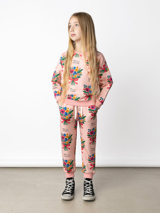 Minti kids clothing. Super cosy oversized fit crew with drop shoulder detail. 2x2 Rib at the neck, hem and cuffs. 320 Gram // 95% Cotton // 5% Elastane.