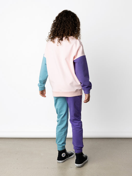 Minti kids clothing. Super cosy oversized fit crew with drop shoulder detail. 2x2 Rib at the neck, hem and cuffs. 320 Gram // 95% Cotton // 5% Elastane.