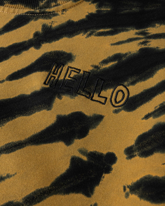Close up detail of the Duo Tie Dye Short Sleeve Crew in lemon and rust