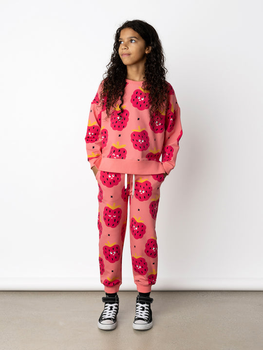 Minti kids clothing. Super cosy crew with drop shoulder detail and split hem. 2x2 Rib at the neck and hem. 260 Gram // 95% Cotton // 5% Elastane.