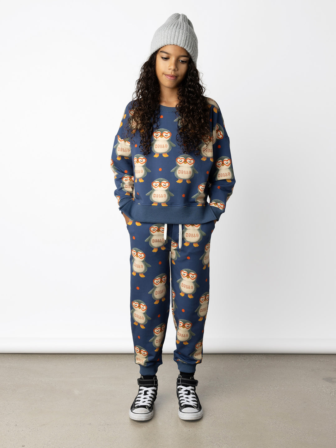 Minti kids clothing. Super cosy crew with drop shoulder detail and split hem. 2x2 Rib at the neck and hem. 260 Gram // 95% Cotton // 5% Elastane.