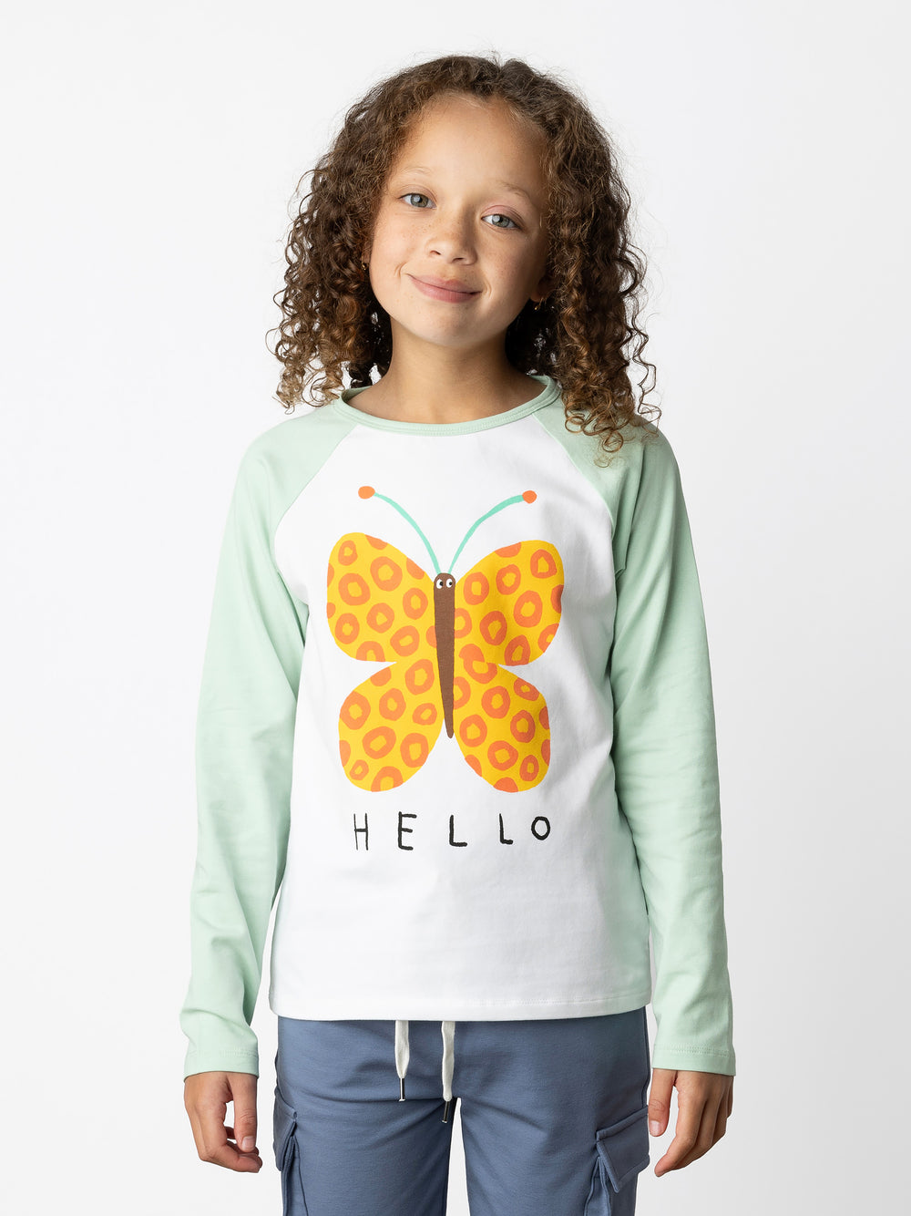Minti kids clothing. Luxe raglan tee with contrast sleeves and neck. 190 Gram // 95% Cotton // 5% Elastane.