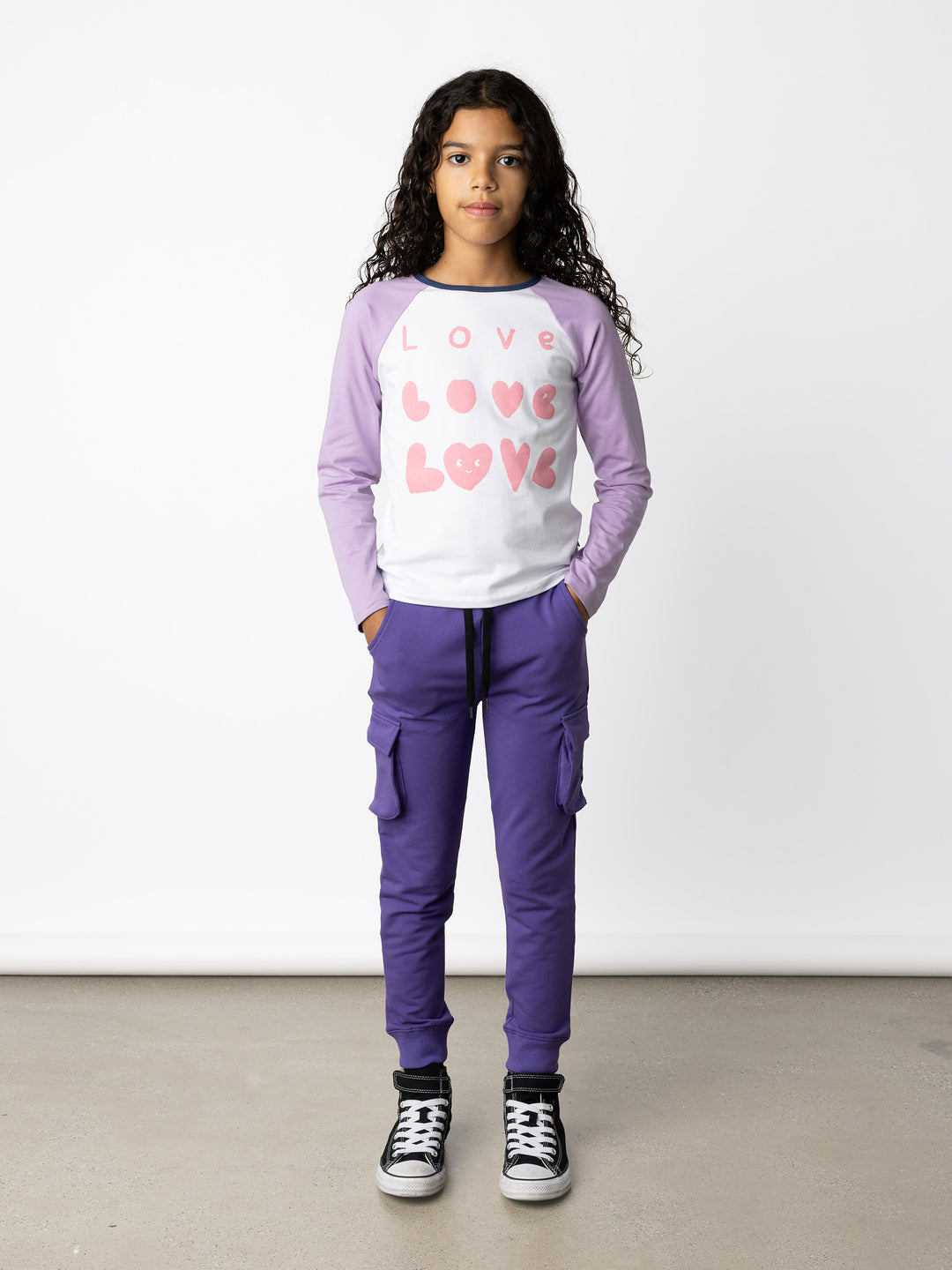 Minti kids clothing. Luxe raglan tee with contrast sleeves and neck. 190 Gram // 95% Cotton // 5% Elastane.