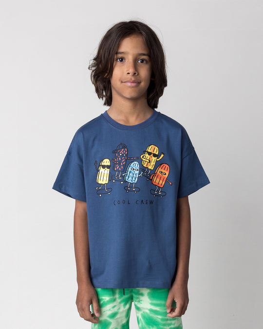 Close up of the Cool Crew Tee in blue on a kid, front view