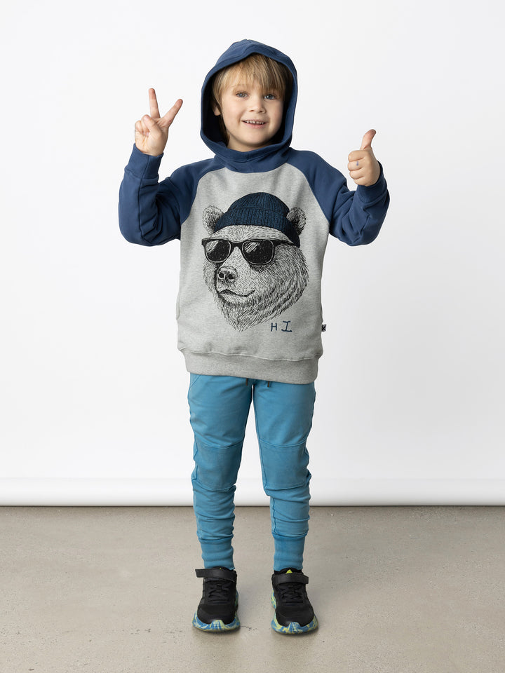 Minti kids clothing. Super comfy hoodie with side pockets and higher neck - perfect for cold days! 330 Gram // Brushed Inside // 95% Cotton // 5% Elastane.