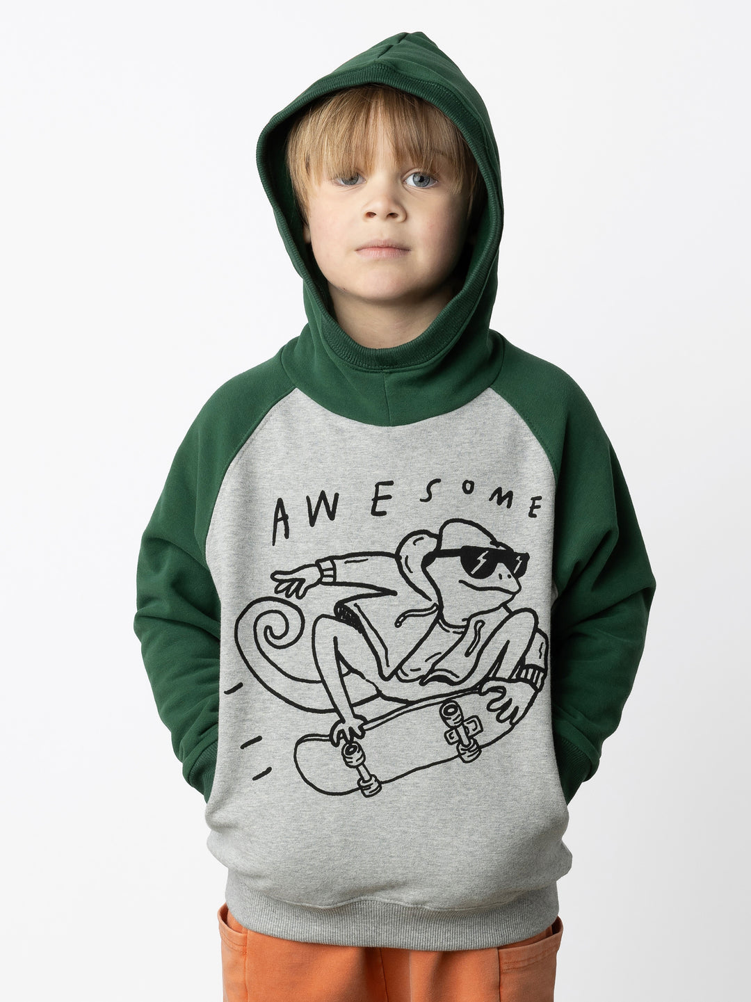 Minti kids clothing. Super comfy hoodie with side pockets and higher neck - perfect for cold days! 330 Gram // Brushed Inside // 95% Cotton // 5% Elastane.