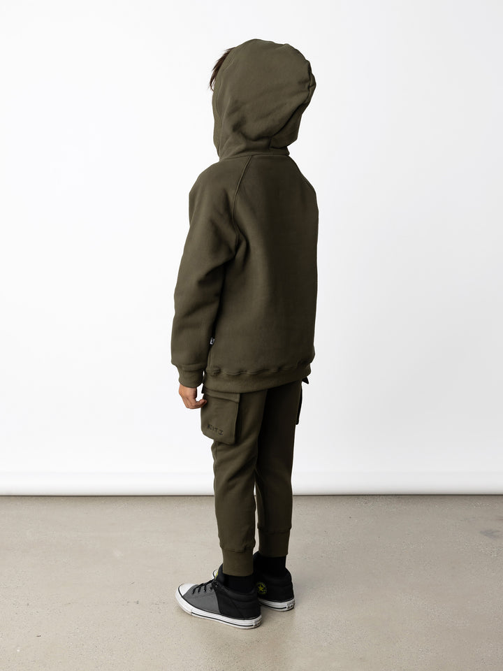 Minti kids clothing. Super comfy hoodie with side pockets and higher neck - perfect for cold days! 330 Gram // Brushed Inside // 95% Cotton // 5% Elastane.