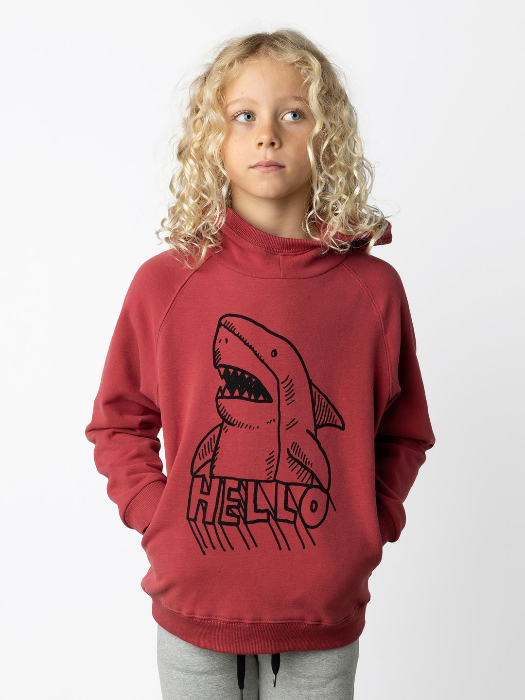 Minti kids clothing. Super comfy hoodie with side pockets and higher neck - perfect for cold days! 330 Gram // Brushed Inside // 95% Cotton // 5% Elastane.