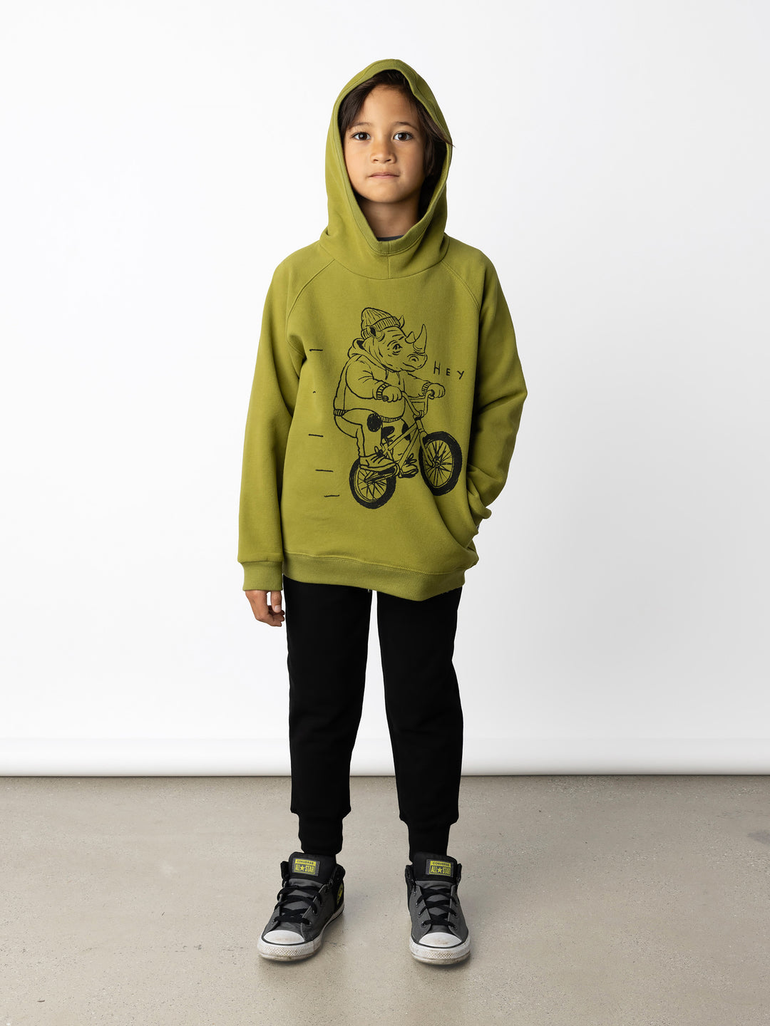 Minti kids clothing. Super comfy hoodie with side pockets and higher neck - perfect for cold days! 330 Gram // Brushed Inside // 95% Cotton // 5% Elastane.