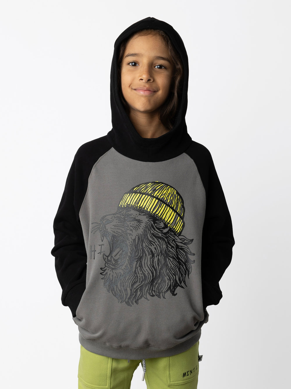Minti kids clothing. Super comfy hoodie with side pockets and higher neck - perfect for cold days! 330 Gram // Brushed Inside // 95% Cotton // 5% Elastane.