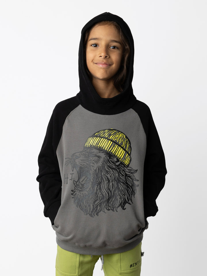 Minti kids clothing. Super comfy hoodie with side pockets and higher neck - perfect for cold days! 330 Gram // Brushed Inside // 95% Cotton // 5% Elastane.