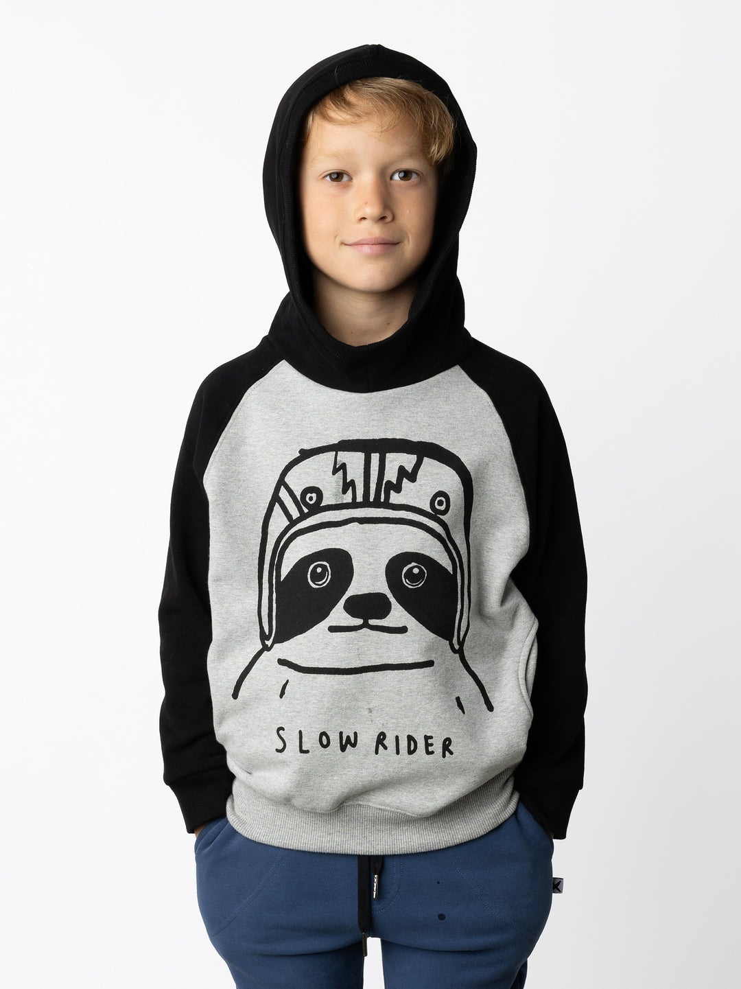 Minti kids clothing. Super comfy hoodie with side pockets and higher neck - perfect for cold days! 330 Gram // Brushed Inside // 95% Cotton // 5% Elastane.