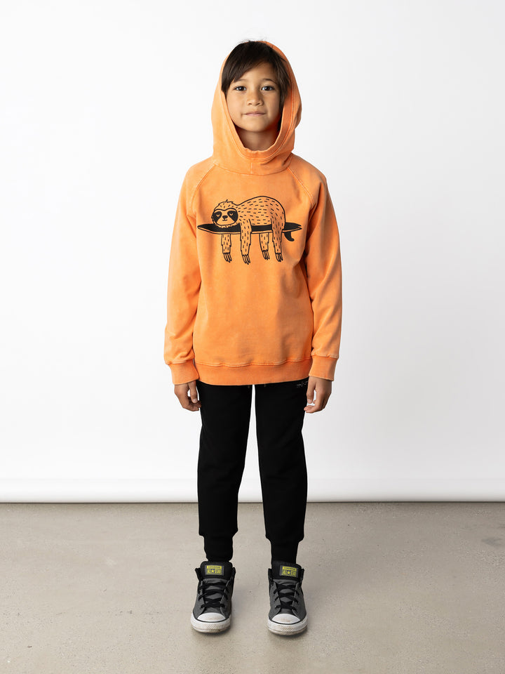 Minti kids clothing. Super comfy lightweight hoodie with side pockets and higher neck. 260 Gram // 95% Cotton // 5% Elastane.