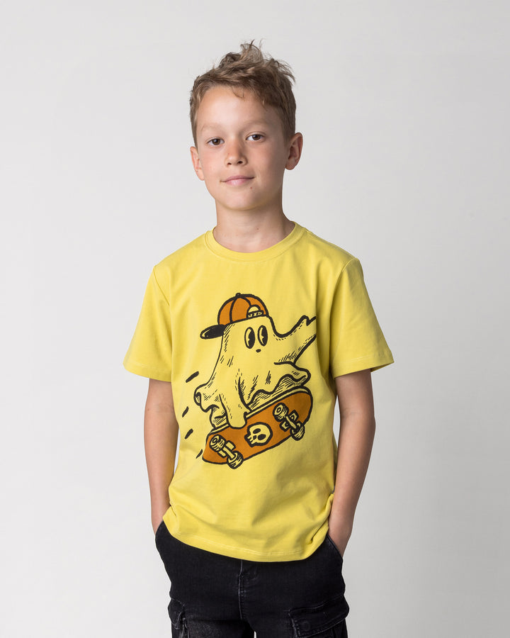 Close up of the Skate Ghost Tee in zest on a kid, front view