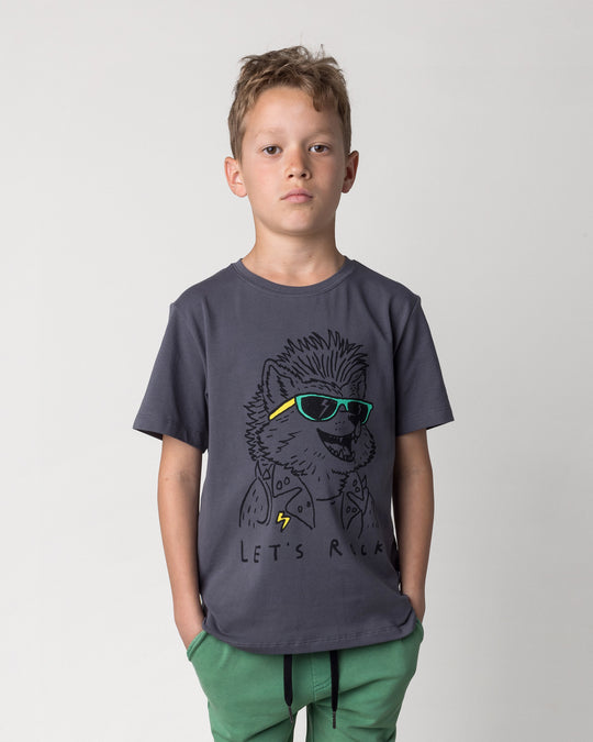Close up of the Werewolf Rockstar Tee in dark grey on a kid, front view