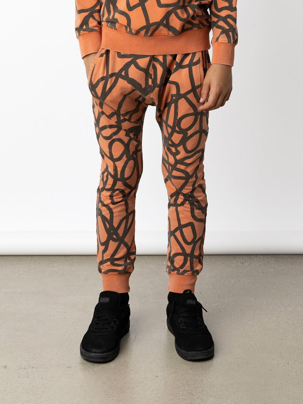 Minti kids clothing. Super popular Bronx style trackies with drop crotch, elastic waist and side pockets. 260 Gram // 95% Cotton // 5% Elastane.