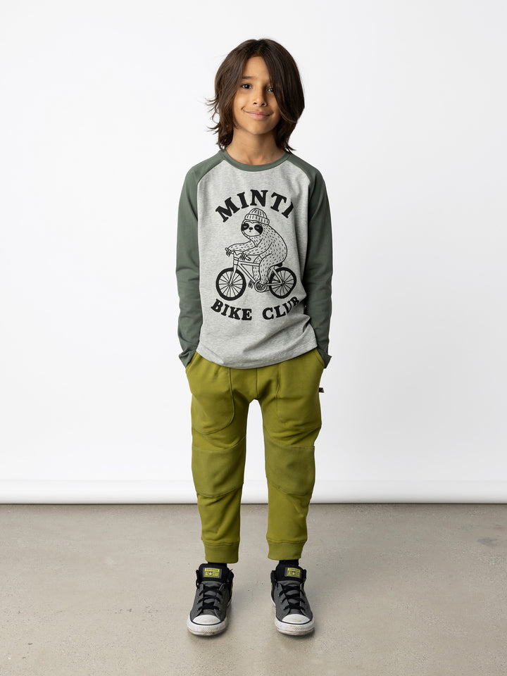 Minti kids clothing. Luxe raglan tee with contrast sleeves and neck. 190 Gram // 95% Cotton // 5% Elastane.