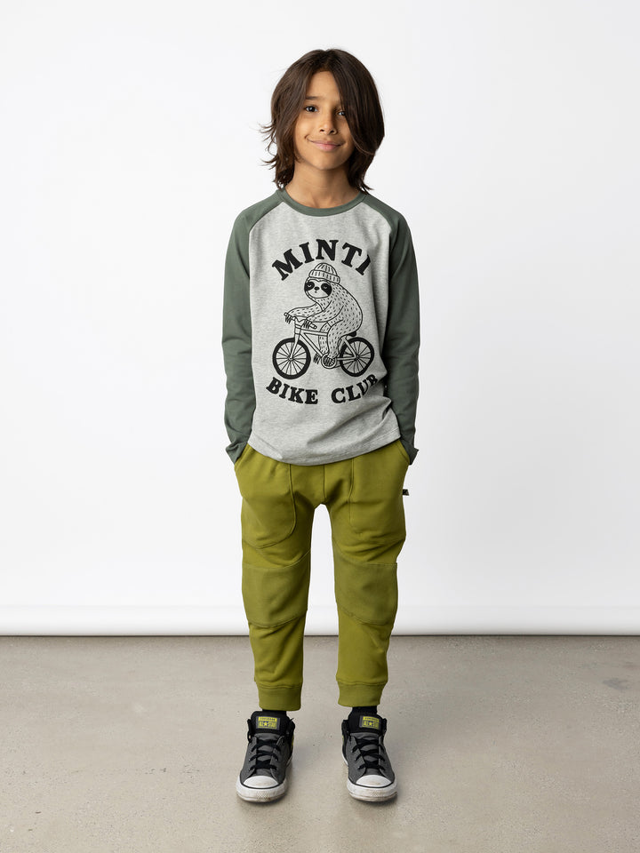 Minti kids clothing. Luxe raglan tee with contrast sleeves and neck. 190 Gram // 95% Cotton // 5% Elastane.