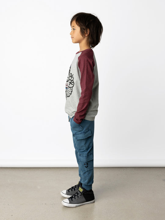Minti kids clothing. Luxe raglan tee with contrast sleeves and neck. 190 Gram // 95% Cotton // 5% Elastane.