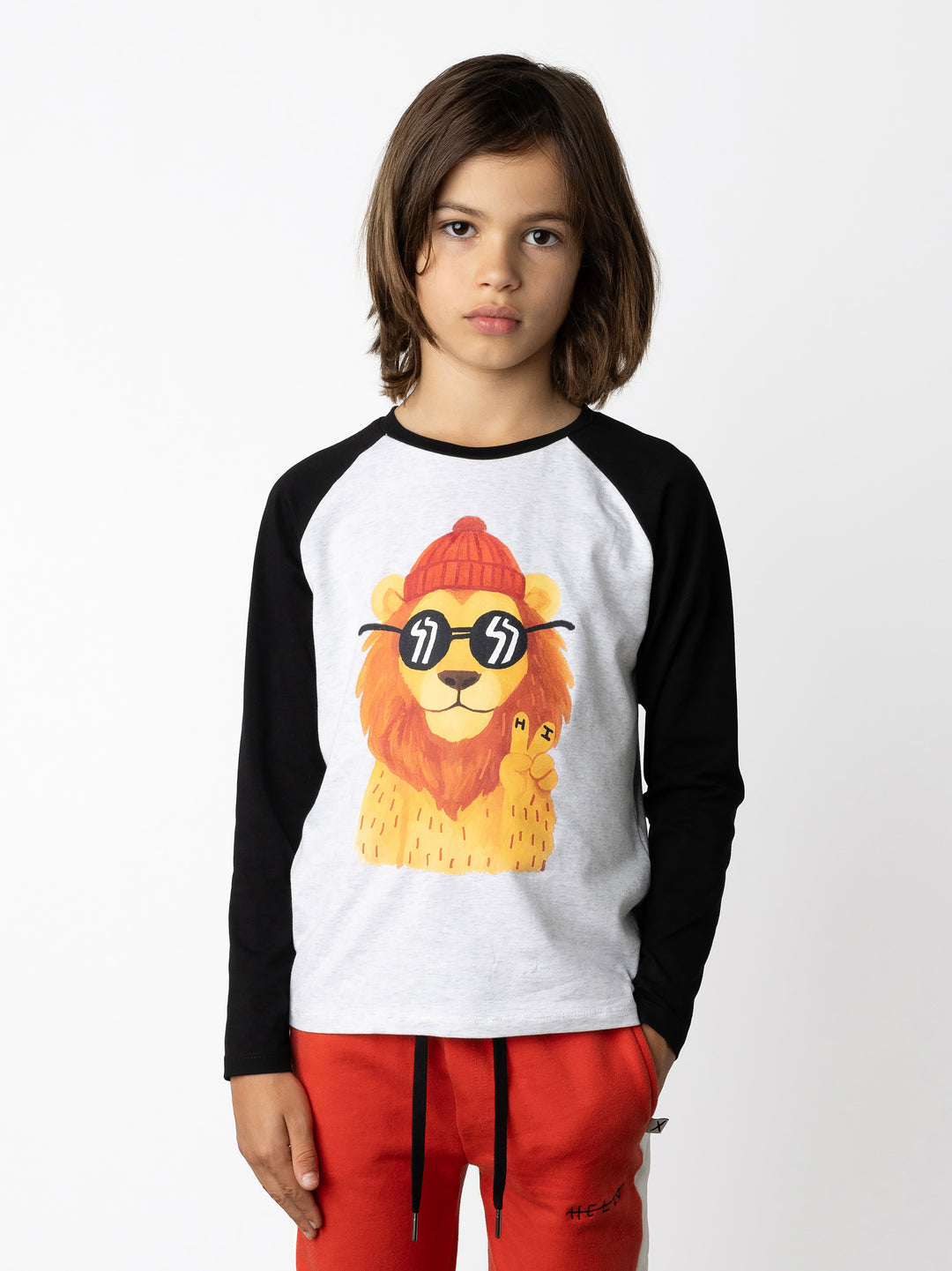 Minti kids clothing. Luxe raglan tee with contrast sleeves and neck. 190 Gram // 95% Cotton // 5% Elastane.