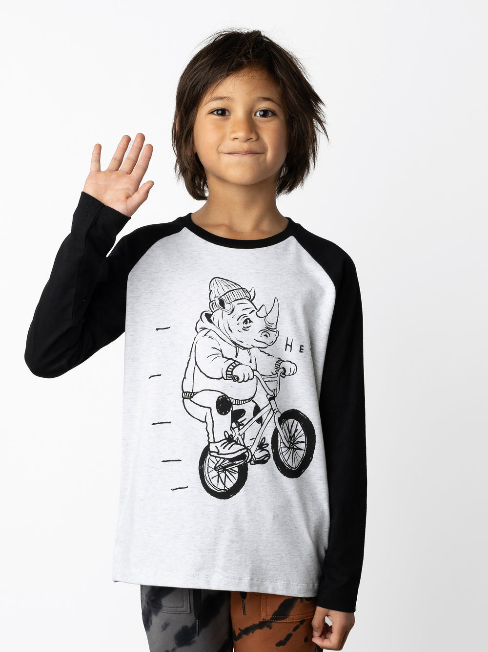 Minti kids clothing. Luxe raglan tee with contrast sleeves and neck. 190 Gram // 95% Cotton // 5% Elastane.