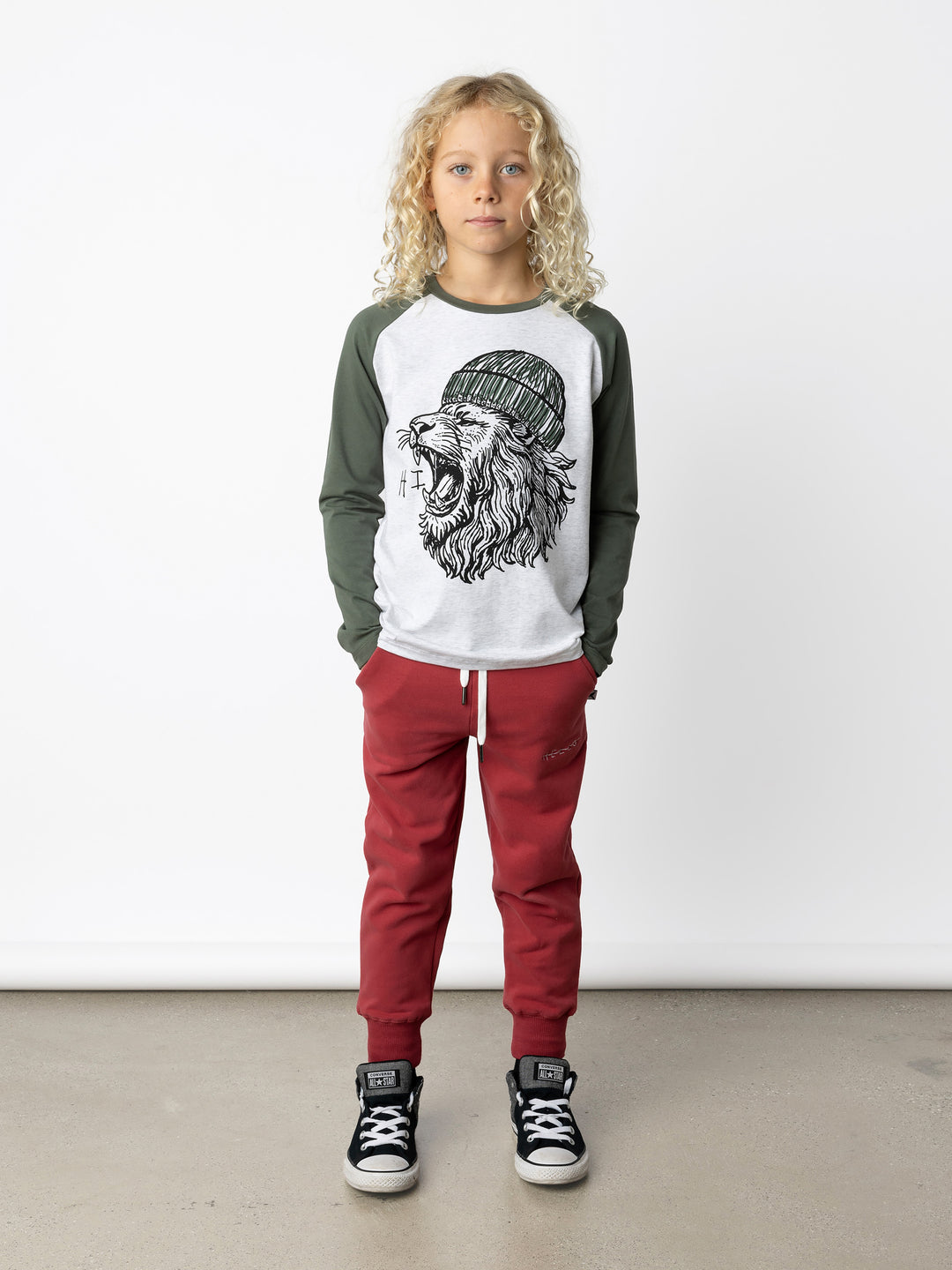 Minti kids clothing. Luxe raglan tee with contrast sleeves and neck. 190 Gram // 95% Cotton // 5% Elastane.