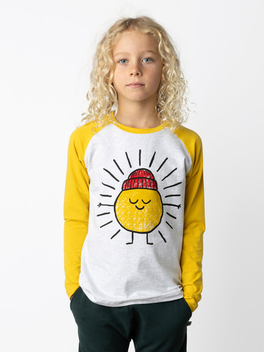 Minti kids clothing. Luxe raglan tee with contrast sleeves and neck. 190 Gram // 95% Cotton // 5% Elastane.