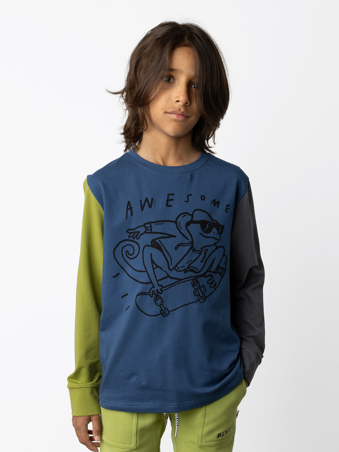 Minti kids clothing. Super luxe tee with self cuffs. 190 Gram // 95% Cotton // 5% Elastane.