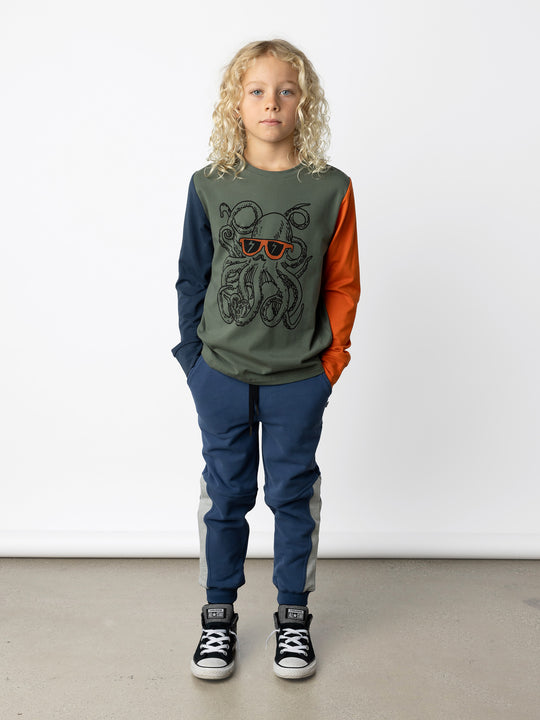 Minti kids clothing. Super luxe tee with self cuffs. 190 Gram // 95% Cotton // 5% Elastane.