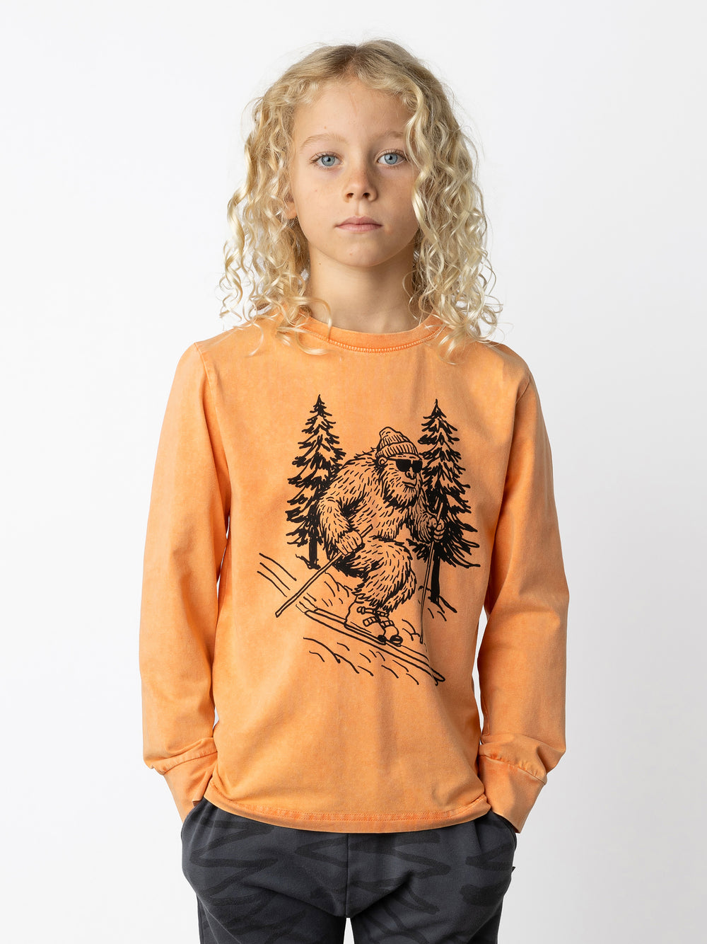 Minti kids clothing. Super luxe tee with self cuffs. 190 Gram // 95% Cotton // 5% Elastane.