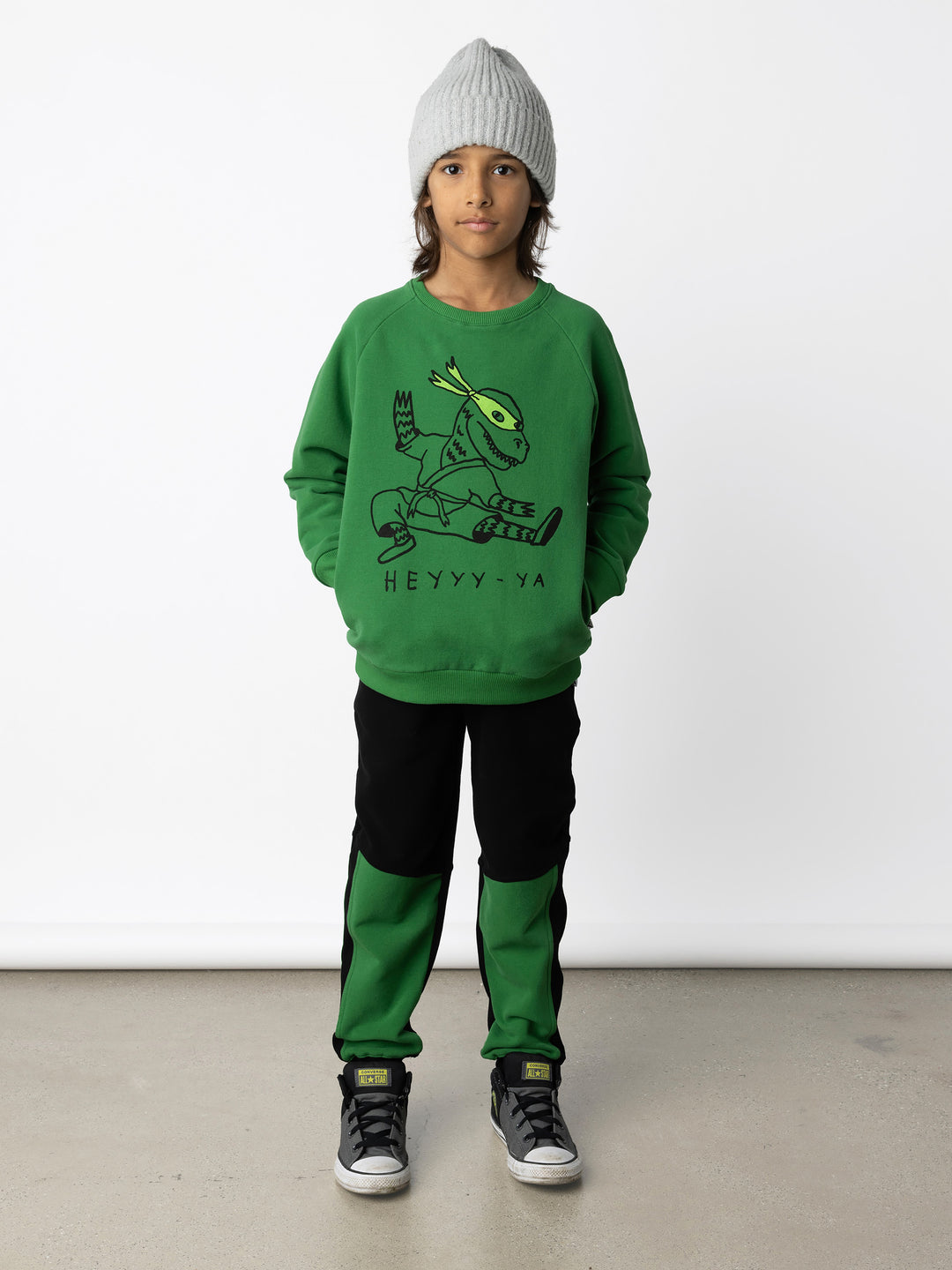 Minti kids clothing. Super cool and comfy crew with hidden side pockets. Perfect for keeping hands warm! 330 Gram // Brushed Inside // 95% Cotton // 5% Elastane.