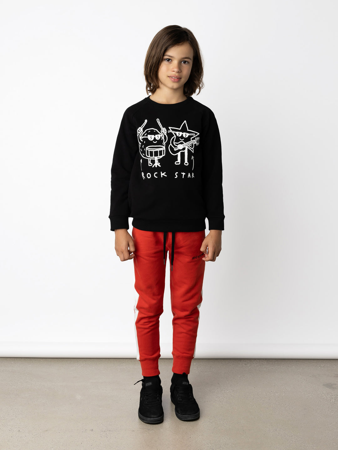 Minti kids clothing. Super cool and comfy crew with hidden side pockets. Perfect for keeping hands warm! 330 Gram // Brushed Inside // 95% Cotton // 5% Elastane.