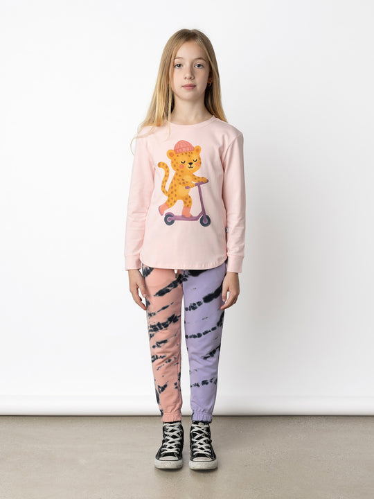 Minti kids clothing. Comfy tee with self cuffs and curved front and back hem. 190 Gram // 95% Cotton // 5% Elastane.