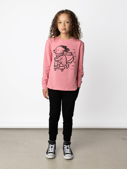 Minti kids clothing. Comfy tee with self cuffs and curved front and back hem. 190 Gram // 95% Cotton // 5% Elastane.